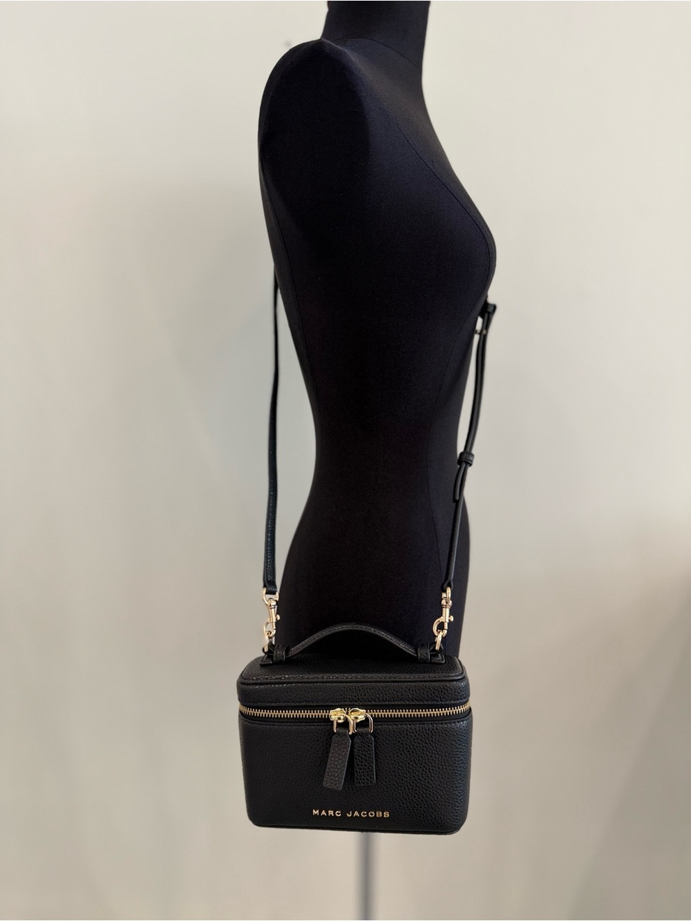 NWT Marc Jacobs groove vanity bag - black